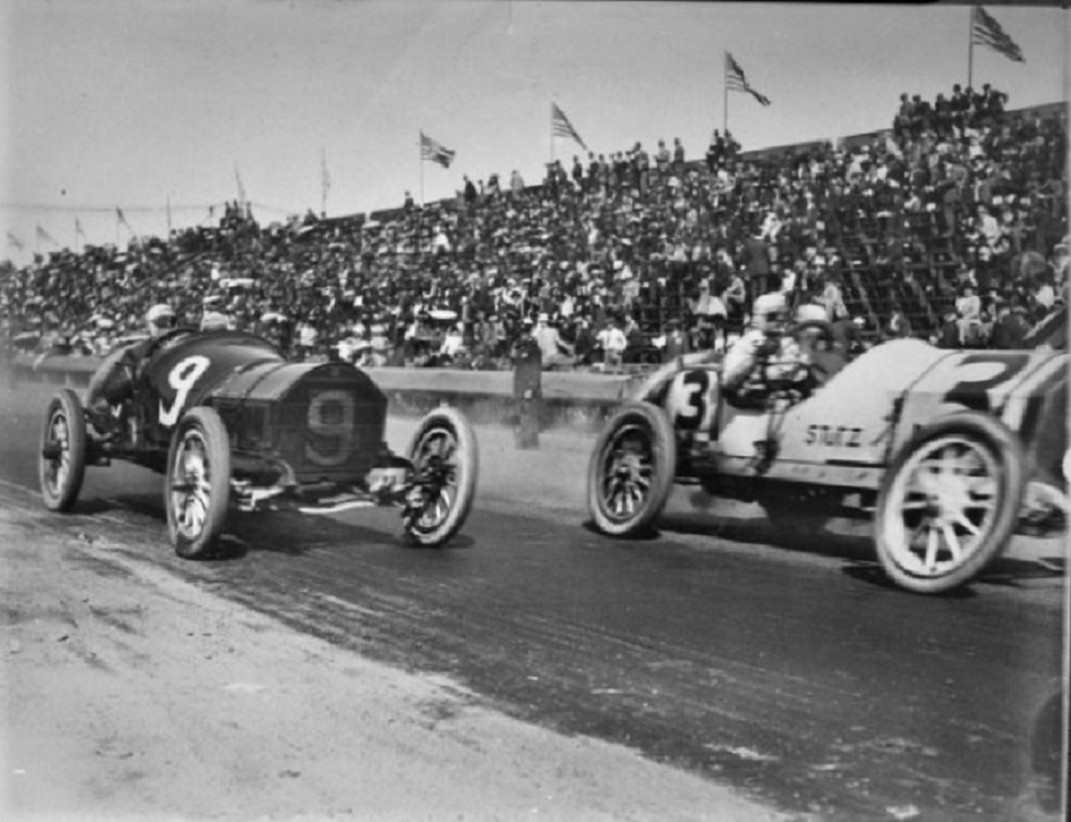Name:  1914 Two cars and crowd..jpg
Views: 1967
Size:  185.5 KB