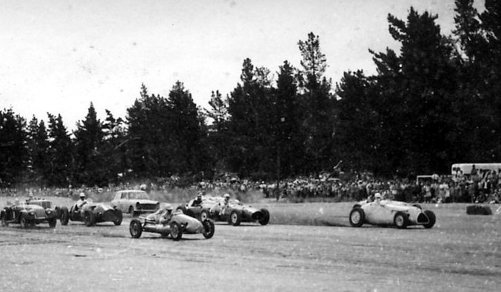 Name:  Motor Racing South Island #120 Tahuna - Nelson - Beach Racing 1960 Specials Sports Saloons Jim B.jpg
Views: 474
Size:  75.9 KB