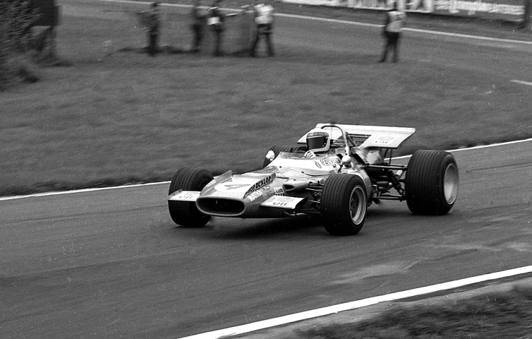 Name:  Jackie Stewart - Matra Cosworth - 1969 Oulton Park Gold Cup  (Small).jpg
Views: 3423
Size:  106.7 KB
