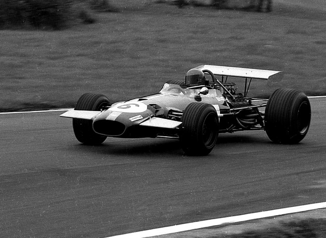 Name:  Jacky Ickx - Brabham Cosworth BT26A - 1969 Oulton Gold Cup (Small).JPG
Views: 3054
Size:  103.0 KB