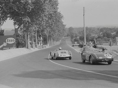 Name:  Le Mans 1955 #022  Austin Healey #26 Macklin and Porsche image.jpg
Views: 987
Size:  19.9 KB