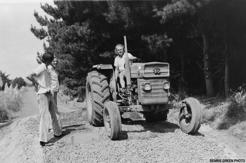 Name:  NSCC 1975 #139 1978 Woodhill Rally 1978 Building Yump Tom Grace and Tractor Dennis Green (3) (80.jpg
Views: 578
Size:  188.3 KB