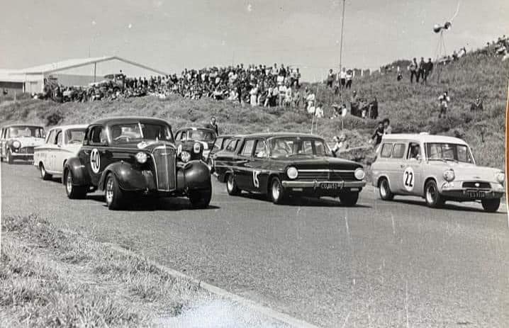 Name:  Motor Racing Paritutu #043 Saloon grid Kevin Green GMC Chev #40 Coupe Holden Anglia van others H.jpg
Views: 616
Size:  49.1 KB