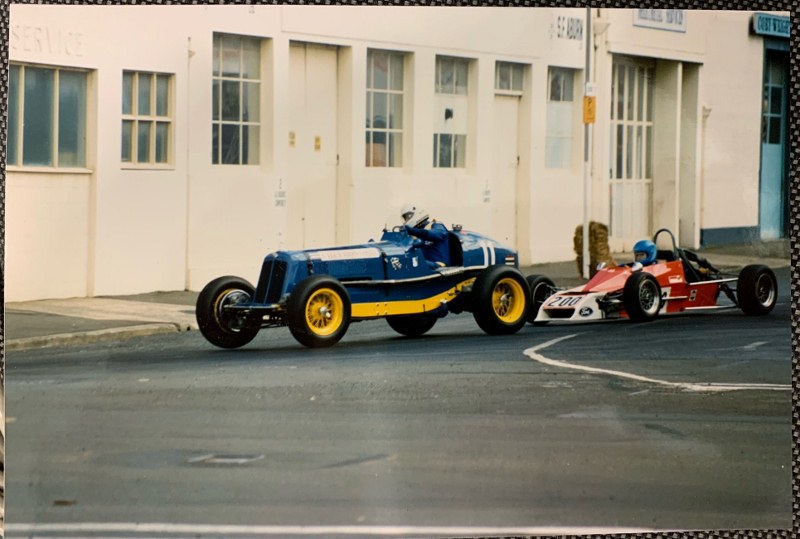 Name:  Dunedin 1989 #030 ERA and Formula Ford Dunedin 1989 Reunion meeting Mark Holman (800x539) (2).jpg
Views: 334
Size:  113.2 KB