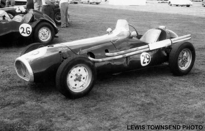 Name:  Ohakea 1961 #048 Cooper Repco Holden Jack Malcolm #29 Spls #26 #24 in paddock RC Lewis Townsend.jpg
Views: 318
Size:  52.9 KB