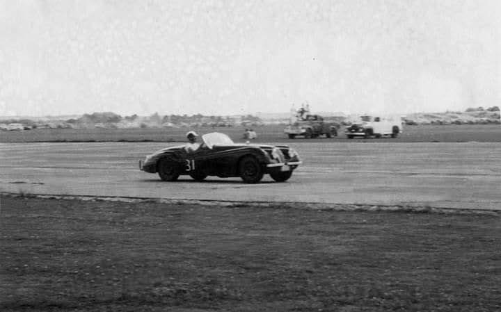 Name:  Ohakea 1961 #022 Jaguar XK 120 #31 Rod Coppins on track RC Lewis Townsend .jpg
Views: 306
Size:  36.9 KB