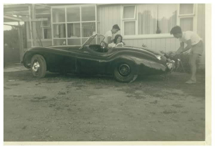 Name:  Ohakea 1961 #091 Jaguar XK120 Rod Coppins at home Alfriston - Steve Elliott arch Coppins family .jpg
Views: 312
Size:  34.7 KB