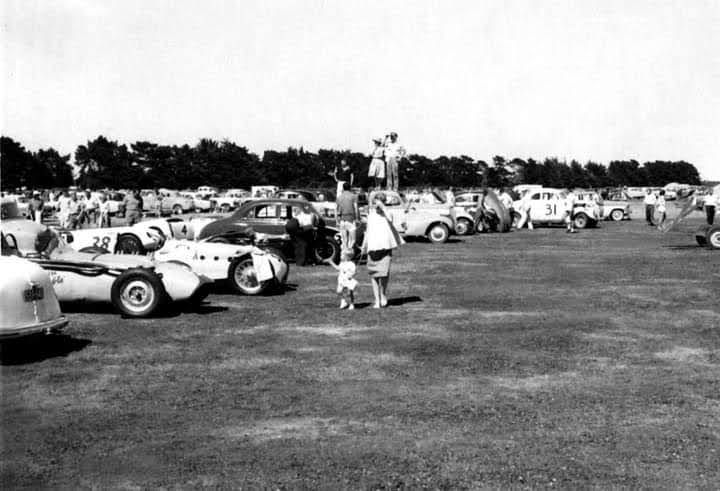 Name:  Ohakea 1961 #040 Racing Cars Specials Saloons in paddock Normac #39 w #38 RC Lewis Townsend.jpg
Views: 548
Size:  50.6 KB