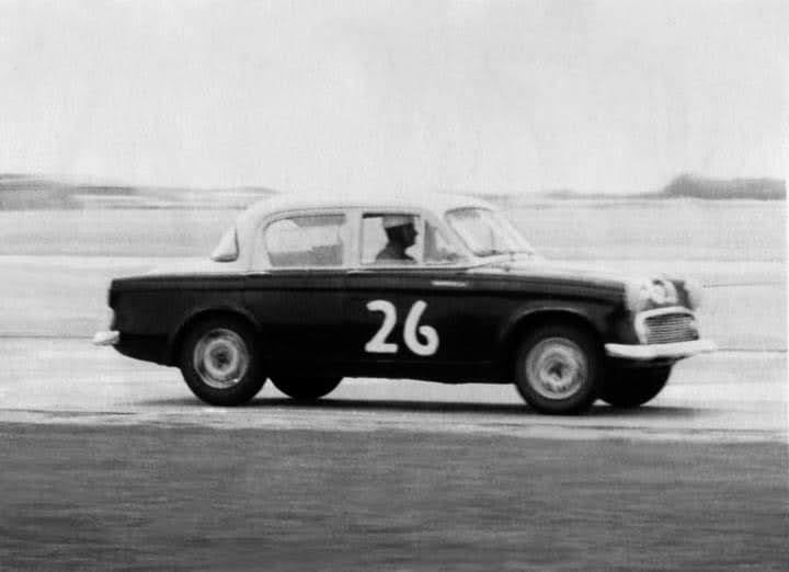 Name:  Ohakea 1961 #023 Humber 80 #26 Maurice M R Baigent on track RC Lewis Townsend .jpg
Views: 423
Size:  33.6 KB