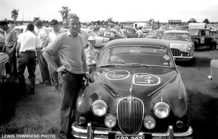 Name:  Levin 1960 #123 1960 Jaguar Mk2 3.8 Simon Taylor Rego 1956 -61 plate 602.287 #45 fr Zephyr Mk2 F.jpg
Views: 373
Size:  52.0 KB