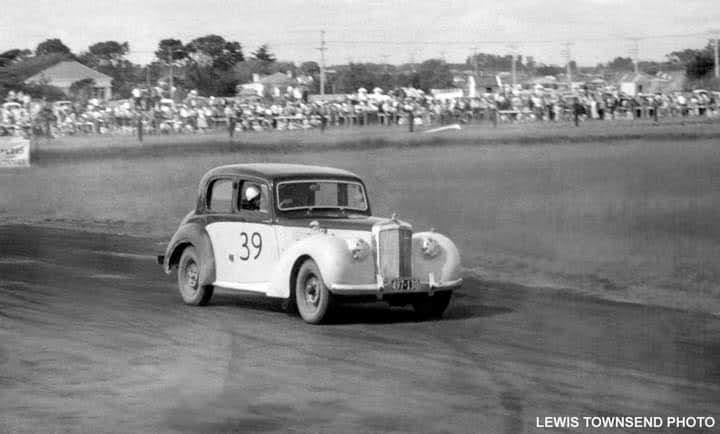 Name:  Levin 1960 #124 1960 Alvis 1956 -61 plate Race #39 RC Lewis Townsend  (2).jpg
Views: 391
Size:  39.2 KB