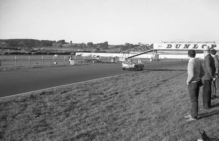 Name:  Pukekohe 1965 #158 Wills 6 Hour Austin 1800 Peter Ellis Roger Staniforth #25 retired 9 Oct 65 Jo.jpg
Views: 619
Size:  50.1 KB