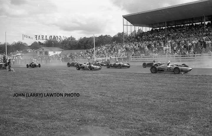 Name:  Pukekohe 1965 #101 1965 NZIGP Start Main Race John Larry Lawton.jpg
Views: 432
Size:  56.2 KB