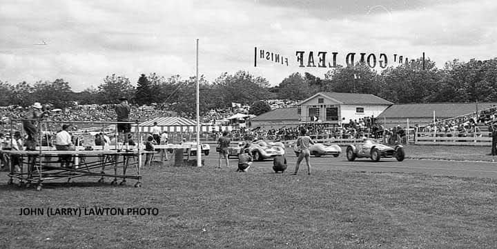 Name:  Pukekohe 1965 #106 NZIGP Sports car race -start Lycoming fr John Larry Lawton.jpg
Views: 407
Size:  54.7 KB