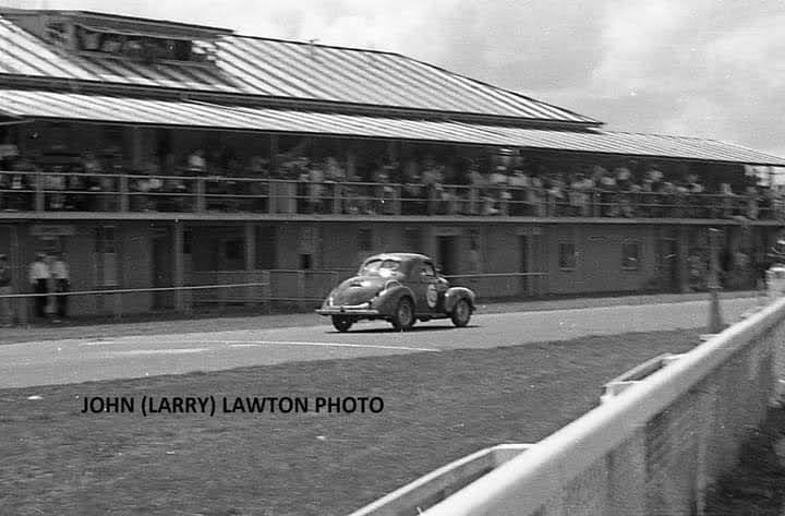 Name:  Pukekohe 1965 #104 1965 NZIGP meeting Red Dawson Willys V8 Coupe close up John Larry Lawton .jpg
Views: 600
Size:  49.2 KB