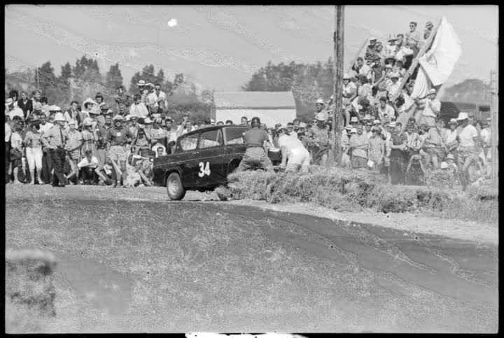 Name:  Motor Racing Mt Maunganui #021 1962 Anglia J Murphy #34 in bales Graeme Kennish .jpg
Views: 365
Size:  57.0 KB