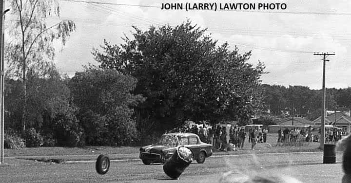 Name:  Matamata 1965 #058 Humber 80 loses wheel 1 details tbc John Larry Lawton .jpg
Views: 437
Size:  51.9 KB