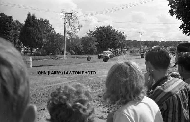 Name:  Matamata 1965 #059 Humber 80 loses wheel 2 details tbc John Larry Lawton .jpg
Views: 435
Size:  49.7 KB
