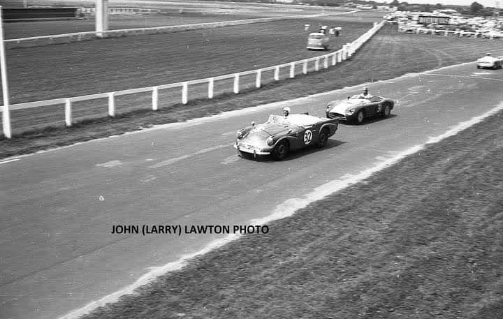 Name:  Pukekohe 1965 #215 1965 Feb 21 Roger Smith Daimler #32 Brian Aislabie Cooper Jaguar #31 John Lar.jpg
Views: 620
Size:  52.8 KB