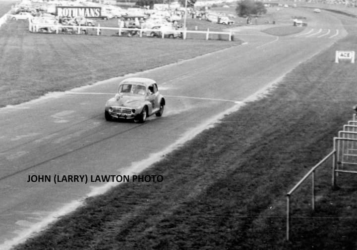Name:  Morrari #045 Glen Jones Morrari braking hard year 1965 Q close up John Larry Lawton.jpg
Views: 544
Size:  47.0 KB
