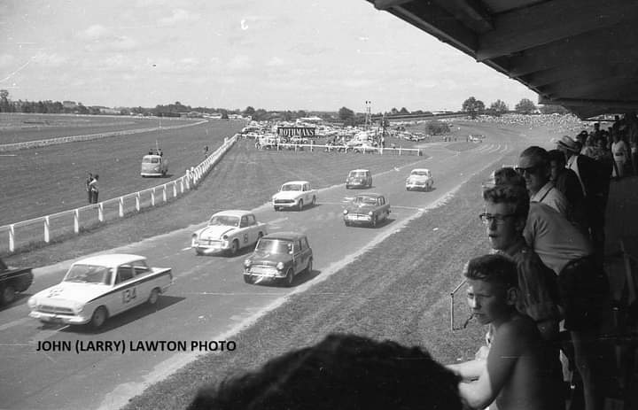 Name:  NSCC 1965 #124 NSCC Feb 1965 Pukekohe Scratch Race Modified Production Saloons Cortina Humbers M.jpg
Views: 445
Size:  42.8 KB