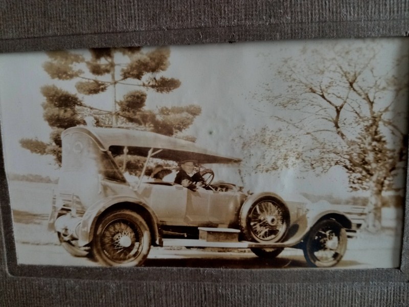 Name:  Family #293 Car 1920's Family - from Album Dolly Bell Rolls Royce Q (800x600).jpg
Views: 890
Size:  133.2 KB