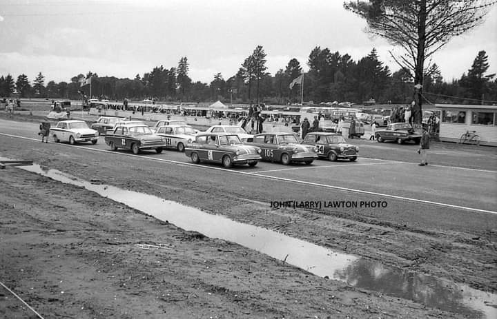 Name:  Baypark Saloon Grid start 1st meeting Dec 1967 John Larry Lawton .jpg
Views: 400
Size:  54.8 KB