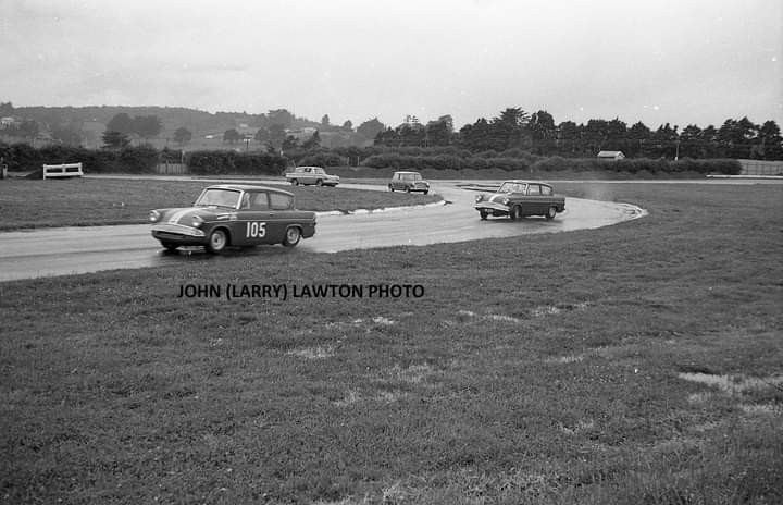 Name:  Pukekohe 1967 #085 Pukekohe 1967 Club Circuit ACC Jim Richards Anglia - Anglia Mini Anglia John .jpg
Views: 432
Size:  49.7 KB