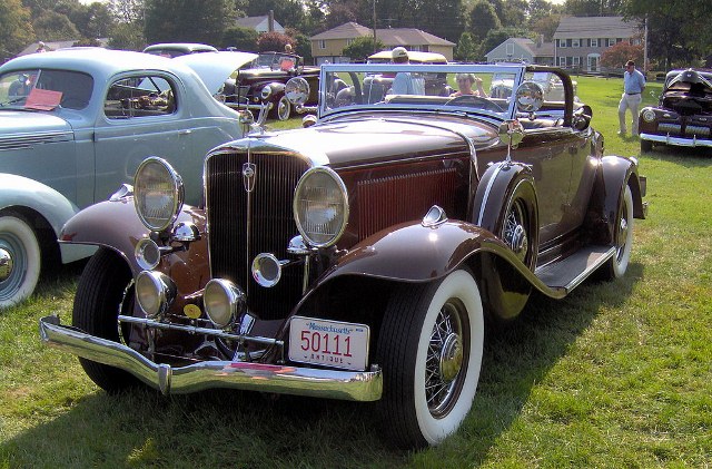 Name:  Studebaker President_four_seasons_roadster  1931 sml 2006 Bay Car Show arch Stephen Foskett (640.jpg
Views: 842
Size:  141.1 KB