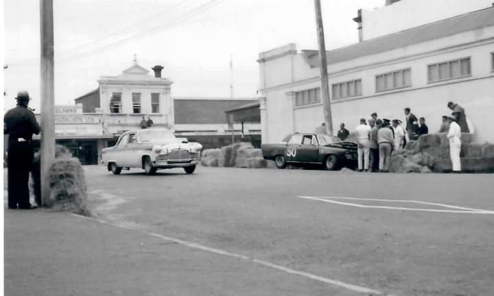 Name:  Waimate 1964 #403 Waimate 1964 Saloon Race #8 E Sprague in bales 3 moved back Zephyr passing Gra.jpg
Views: 498
Size:  31.5 KB