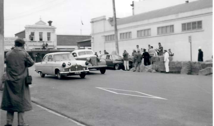Name:  Waimate 1964 #404 Waimate 1964 Saloon Race #8 E Sprague in bales 4 moved back Zephyr and Coupe p.jpg
Views: 342
Size:  30.9 KB