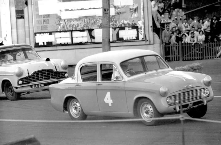 Name:  Dunedin 1960 Festival Saloon Sports Race Event III Heasley Humber Sprague Zephyr G Woods.jpg
Views: 484
Size:  39.9 KB