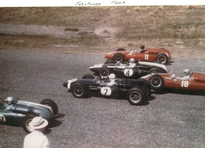 Name:  Teretonga 1962 #010 Teretonga 1962 McLaren #47 Moss #7 Shelley #18 Brabham #4 Bandini #11 start .jpg
Views: 489
Size:  48.9 KB