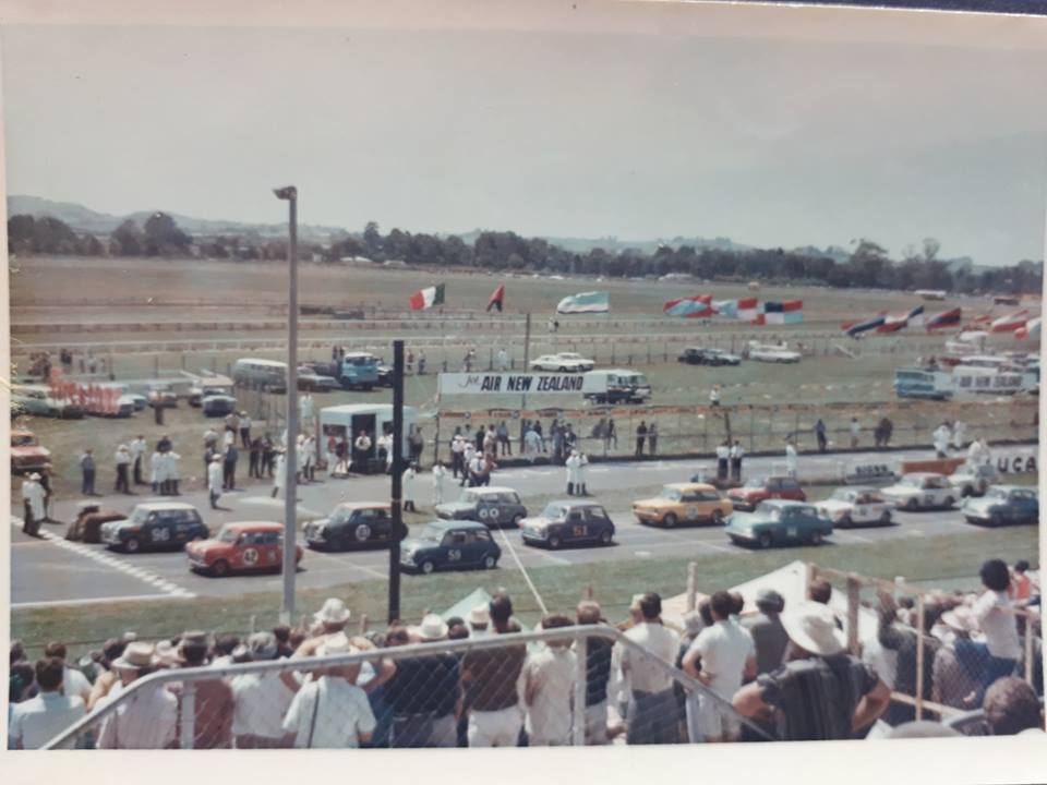 Name:  Pukekohe 1968 #048 1968 Jan GP Gp 5 Saloons 0-1000cc on grid B Marshall.jpg
Views: 275
Size:  75.9 KB