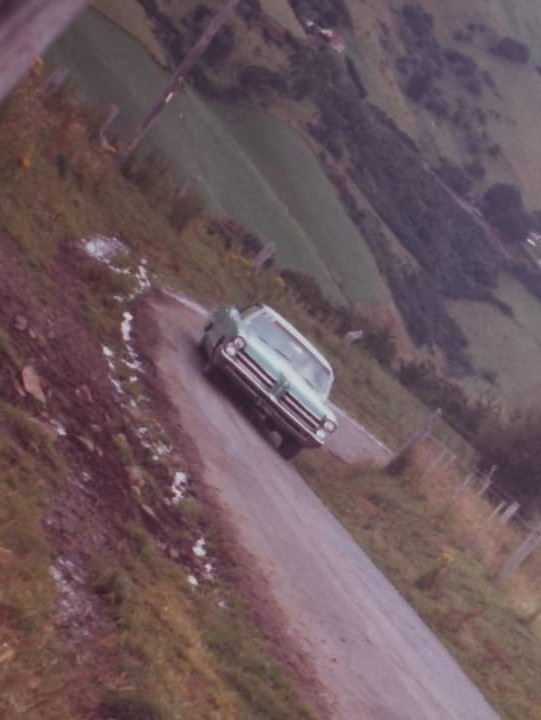 Name:  Pontiac #042 Bonneville JA1965 Mark Dawber Bethunes Gully H climb curve Jan 1984 arch M Dawber.jpg
Views: 378
Size:  78.7 KB