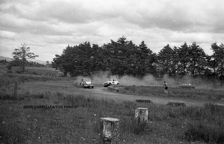 Name:  Kerepehi 1967 #029 Feb 1967 Kevin Clark John Hallet Minis chase Doug Bremner VW John Larry Lawto.jpg
Views: 225
Size:  43.0 KB