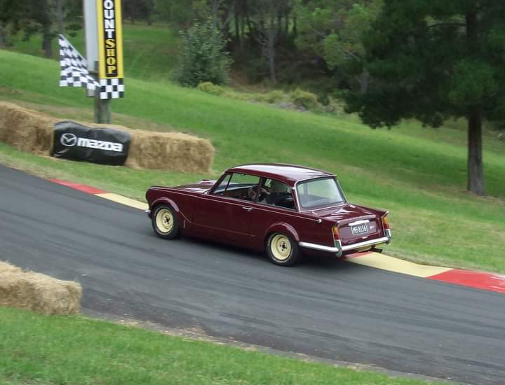 Name:  Allan Woolf #007 Leadfoot Festival 2018 Triumph Vitesse his last event - finish line Chris Denby.jpg
Views: 203
Size:  38.3 KB