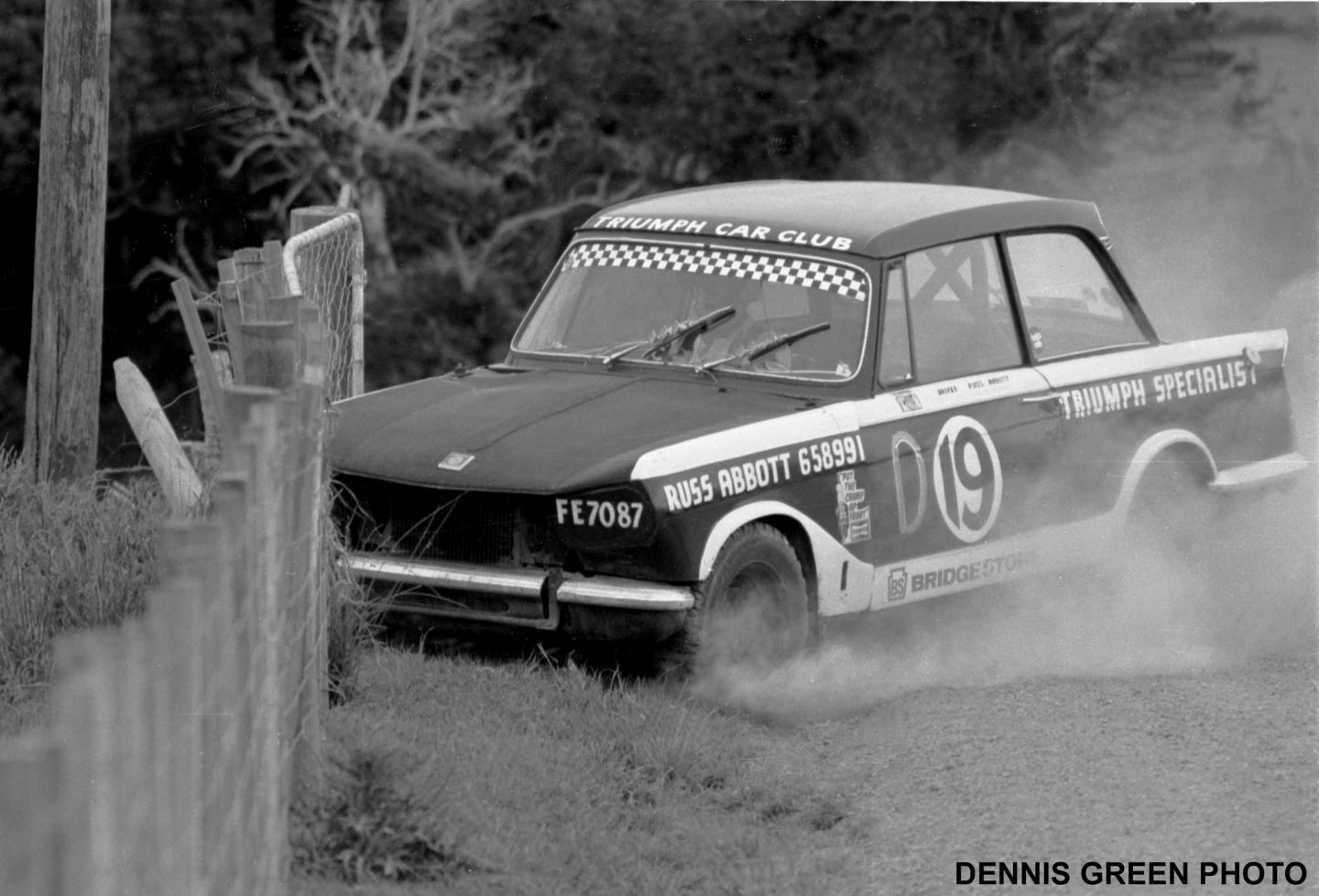 Name:  NSCC 1976 #0180 B Cosseys Hill Climb 1976 Triumph Vitesse Russ Abbott in fence 172 kb arch R Cam.jpg
Views: 353
Size:  172.3 KB