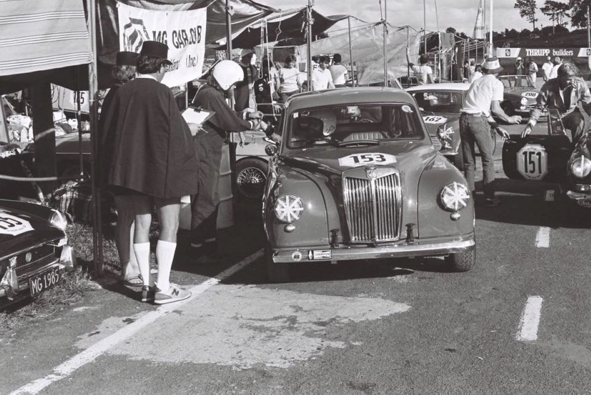 Name:  Pukekohe 1986 #153 B Porsche Club Le Mans Classic Relay Race 1986 Steve Whitren MG Magnette 180 .jpg
Views: 432
Size:  180.2 KB