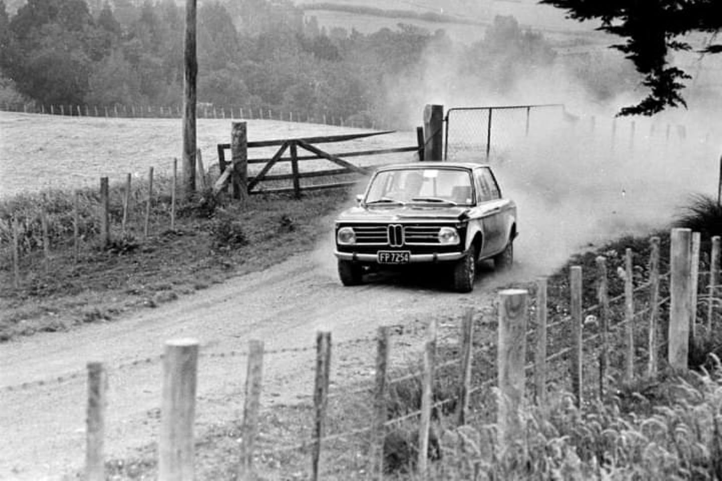 Name:  NSCC 1972 #0179 B Cosseys Hill Climb BMW 2000 Paul Adams Q through gate 171 kb Rex Rattenbury .jpg
Views: 428
Size:  171.0 KB