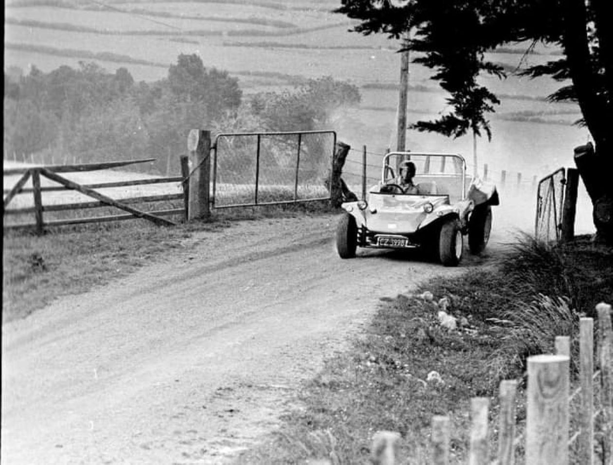 Name:  NSCC 1972 #0180 B Cosseys Hill Climb Buggy Kevin McNamara through gate 173 kb Rex Rattenbury .jpg
Views: 298
Size:  173.1 KB