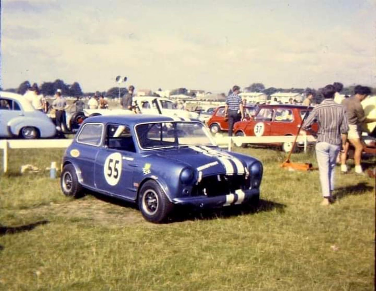 Name:  Mini #055 Tony Gilbertson Minisprint Pukekohe Q late 1960's colour fr arch Bruce Dyer.jpg
Views: 465
Size:  176.8 KB