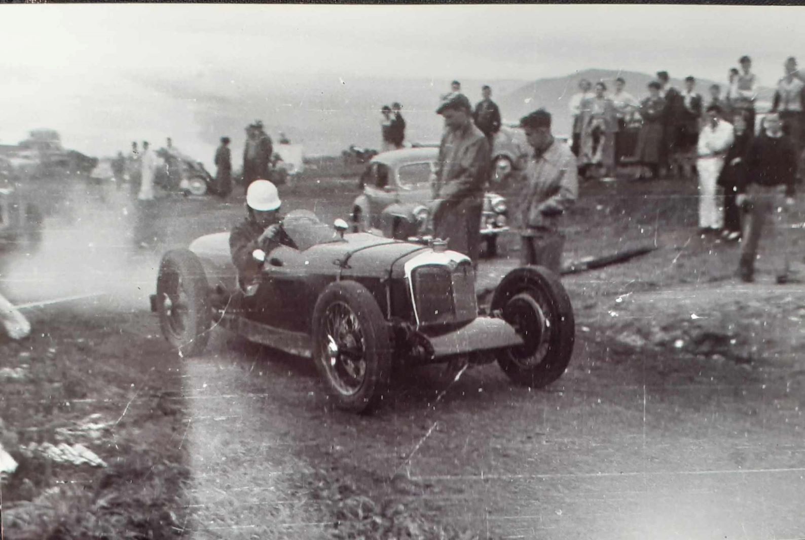 Name:  NSCC 1950 #0123 Riley at Hill Climb - Muriwai Q ACC 1950's - image Graeme Wells arch Anthony Wel.jpg
Views: 446
Size:  173.2 KB