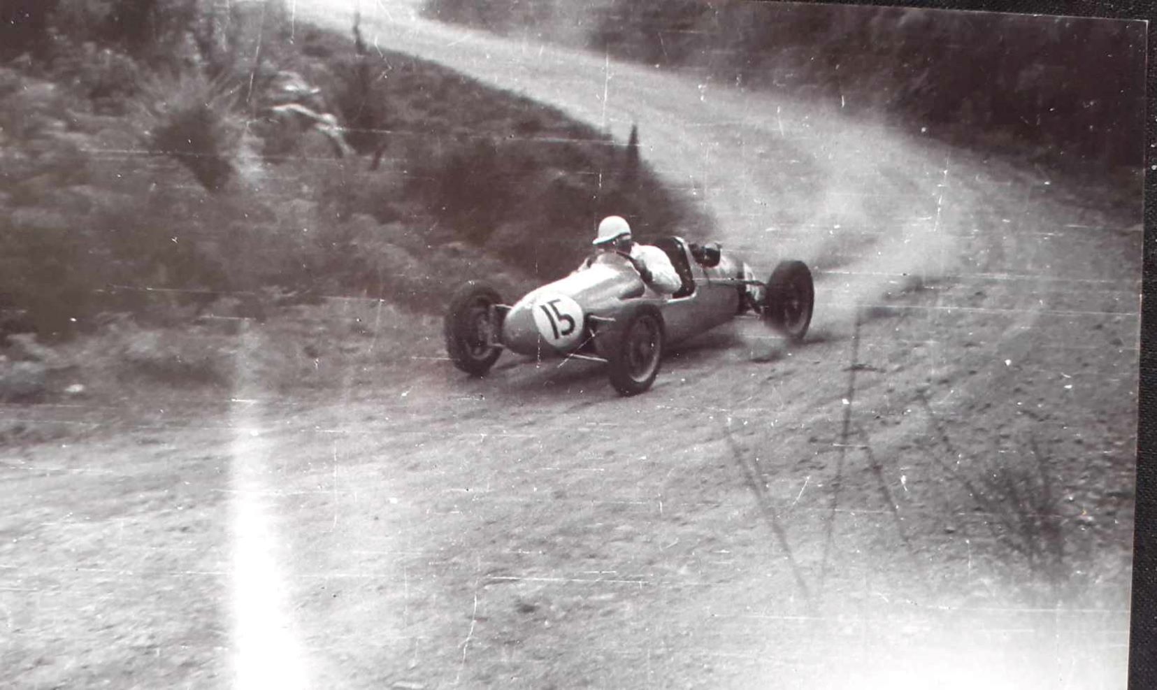 Name:  NSCC 1950 #0127 Cooper Single Seater F500 at Hill Climb - Race #15 1950's - image Graeme Wells a.jpg
Views: 432
Size:  177.7 KB