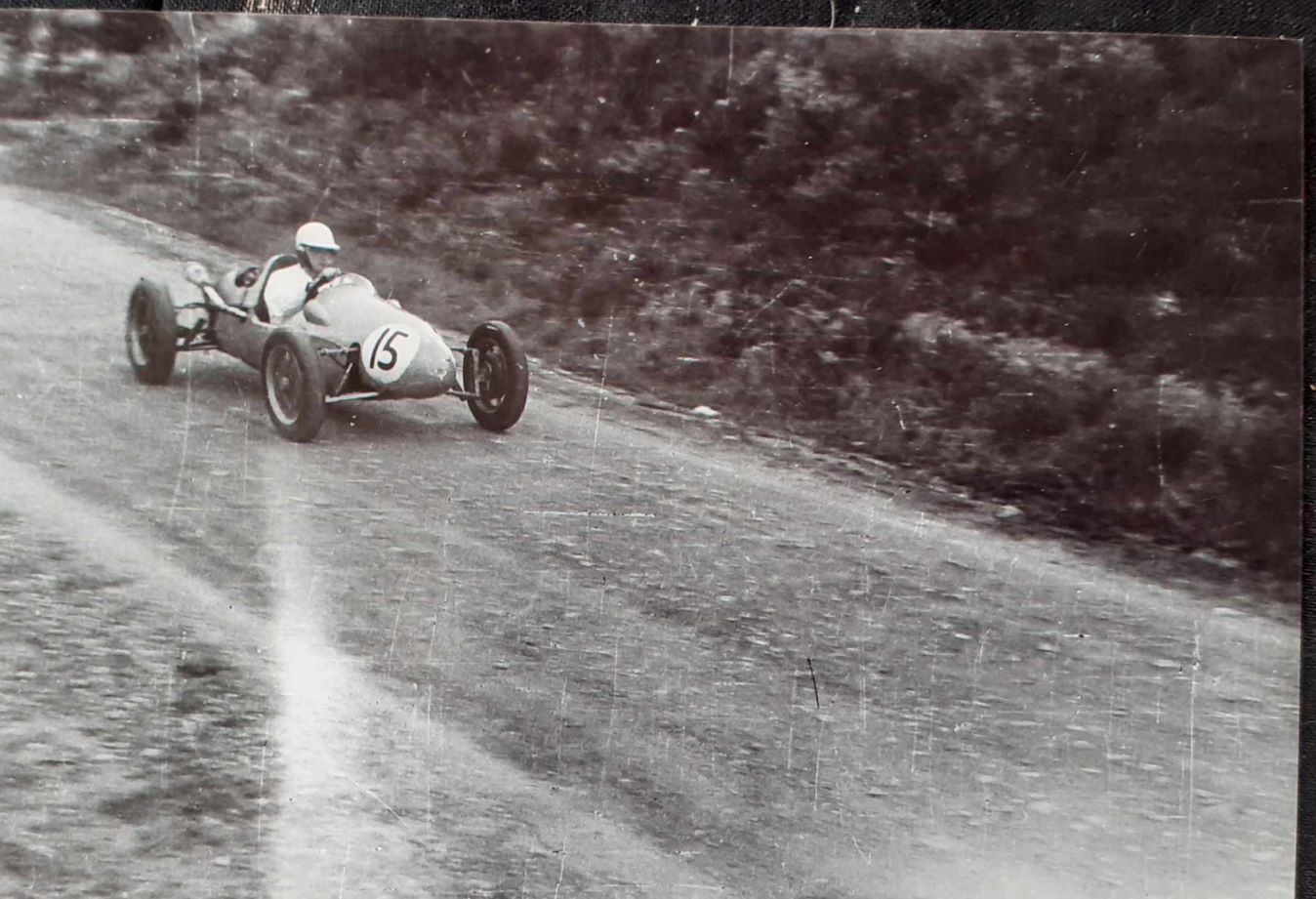 Name:  NSCC 1950 #0129 Cooper Single Seater F500 at Hill Climb - Race #15 1950's - image Graeme Wells a.jpg
Views: 209
Size:  177.3 KB