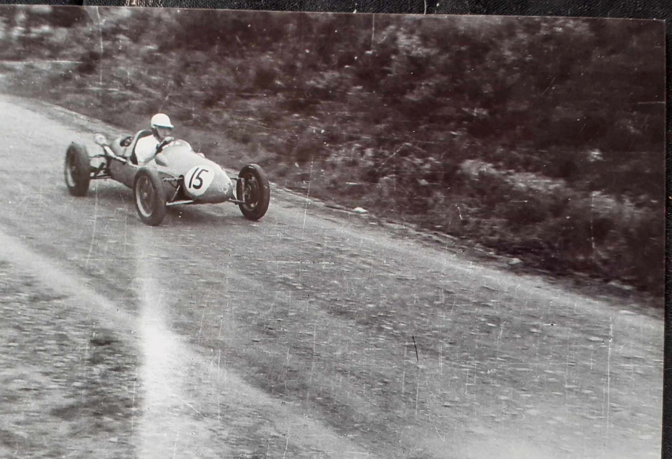 Name:  NSCC 1950 #0129 Cooper Single Seater F500 at Hill Climb - Race #15 1950's - image Graeme Wells a.jpg
Views: 428
Size:  177.3 KB