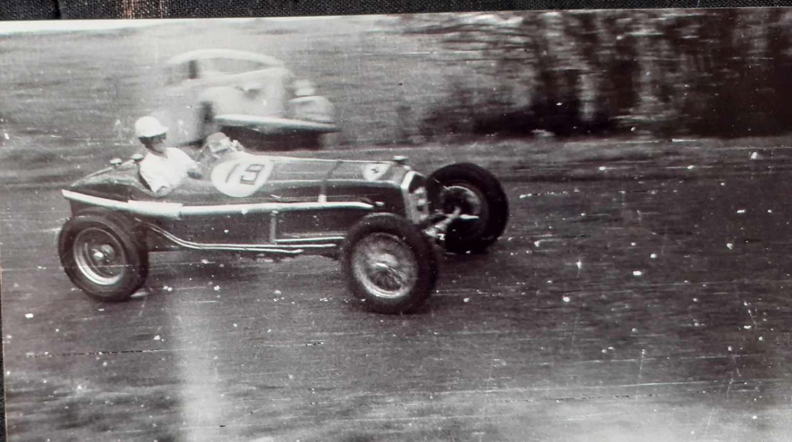 Name:  NSCC 1950 #0117 Alfa Romeo P3 #19 at speed - Ron Roycroft Q dark colour 1950's - image Graeme We.jpg
Views: 424
Size:  177.8 KB