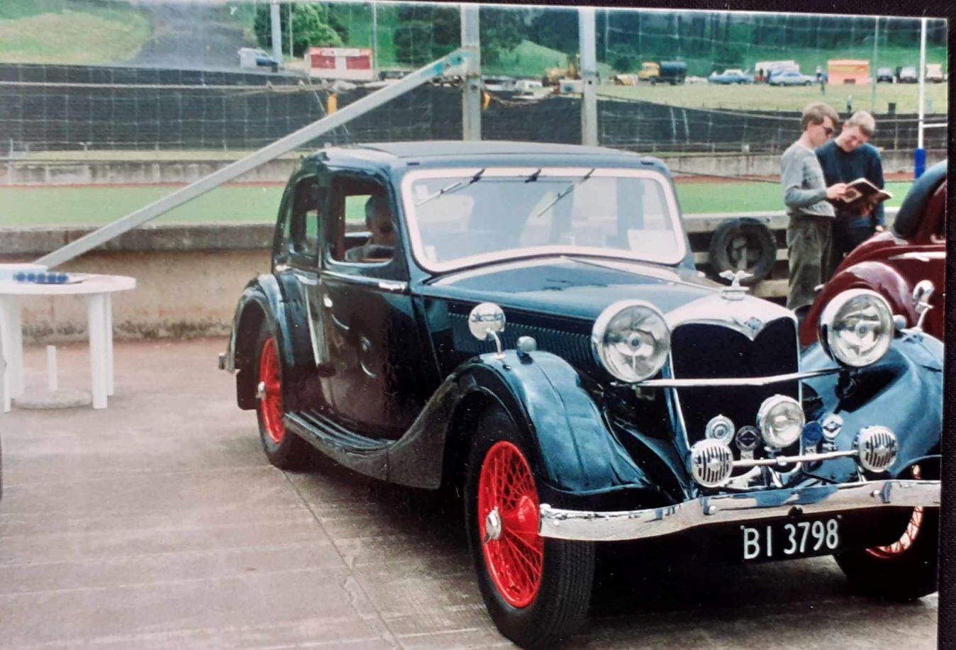 Name:  NSCC 1950 #0135 Riley Kestrel Blue BI3798 1964 plate Display Western Springs Q 1960s image Graem.jpg
Views: 424
Size:  172.5 KB