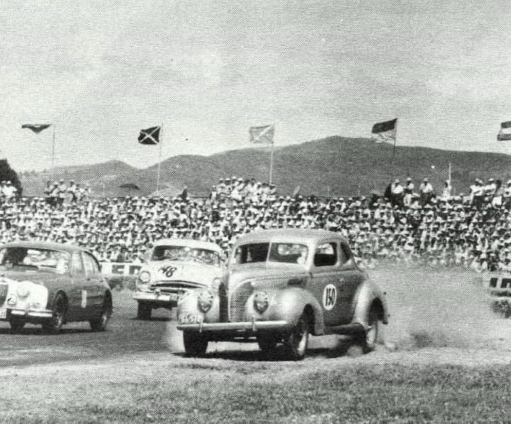 Name:  Ardmore 1961 #018 Saloon Cars Jaguar 3.8 G Brown Dodge Red Dawson Ford-Chev Coupe Race 9 H-cap 1.jpg
Views: 185
Size:  177.3 KB