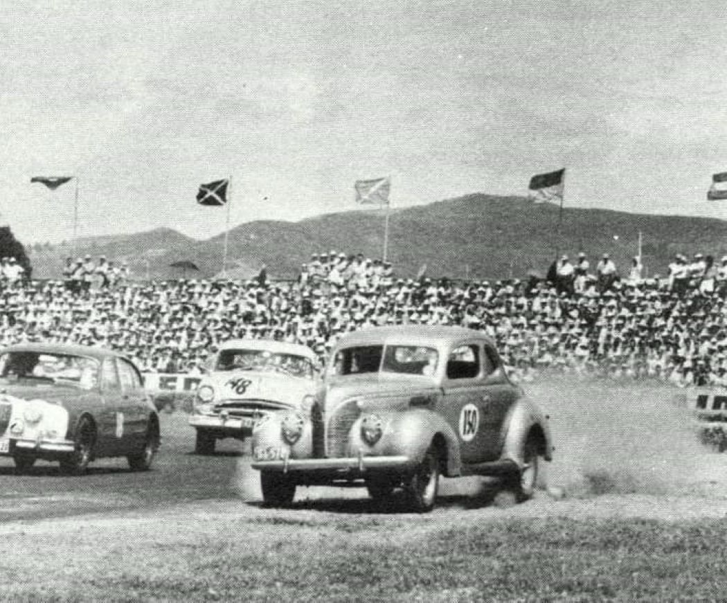 Name:  Ardmore 1961 #018 Saloon Cars Jaguar 3.8 G Brown Dodge Red Dawson Ford-Chev Coupe Race 9 H-cap 1.jpg
Views: 253
Size:  177.3 KB